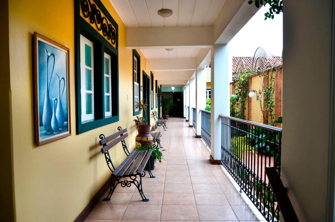 Casa Do Manequinho Hotel E Restaurante Piraí Exteriör bild